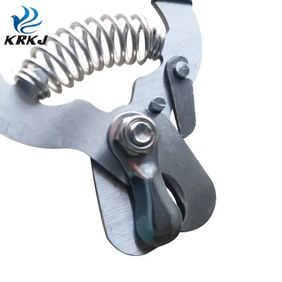Safe Pet Nail Clippers with Protective Device