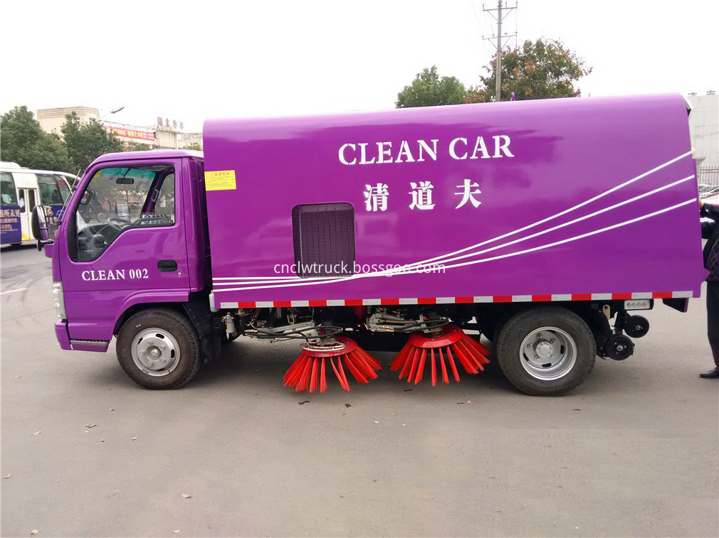 isuzu road sweeper truck 3