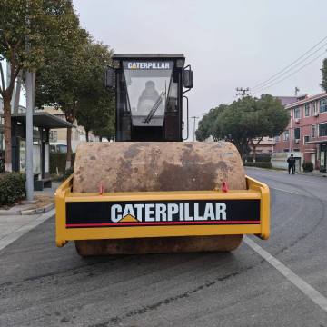 Caterpillar CS683 CS583 Road Rollers à vendre