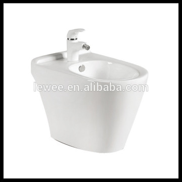 Chaozhou lewee self cleaning smooth glaze women using white porcelain bidet LW-611
