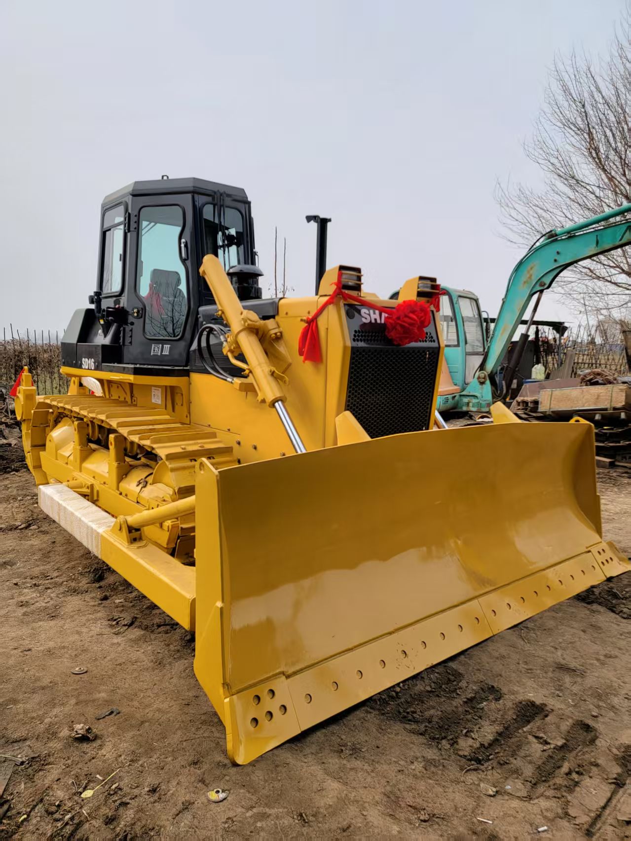 Shantui crawler bulldozer SD16 packaging and 