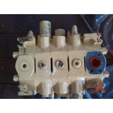 Excavator parts hydraulic directional control valve