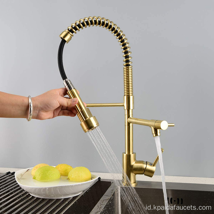 Faucet dapur stainless yang bagus menarik keluar terbaik