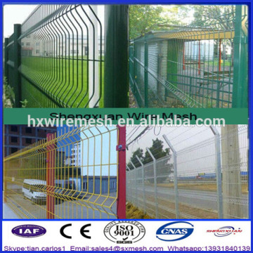 wire mesh fence in steel wire mesh