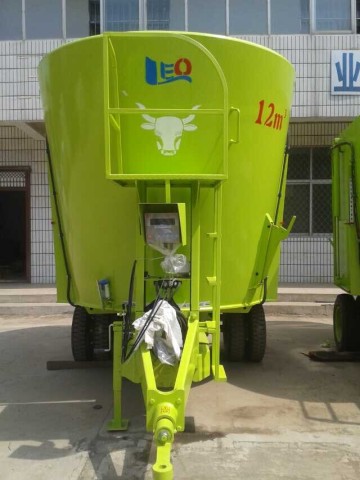 TMR feeding mixer for animal