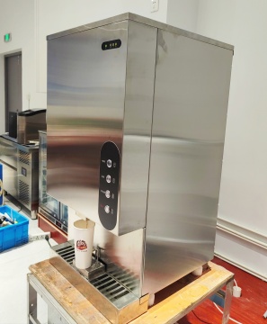 150kg Commercial Ice Dispenser: Chewblet Ice Machine with CE Certification