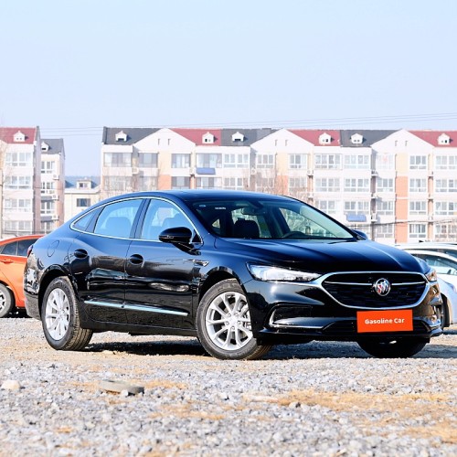 Gasoline mid size Buick Avenir