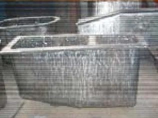 Magnesium alloy crucible