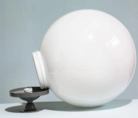 Outdoor pillar lamp globe cover