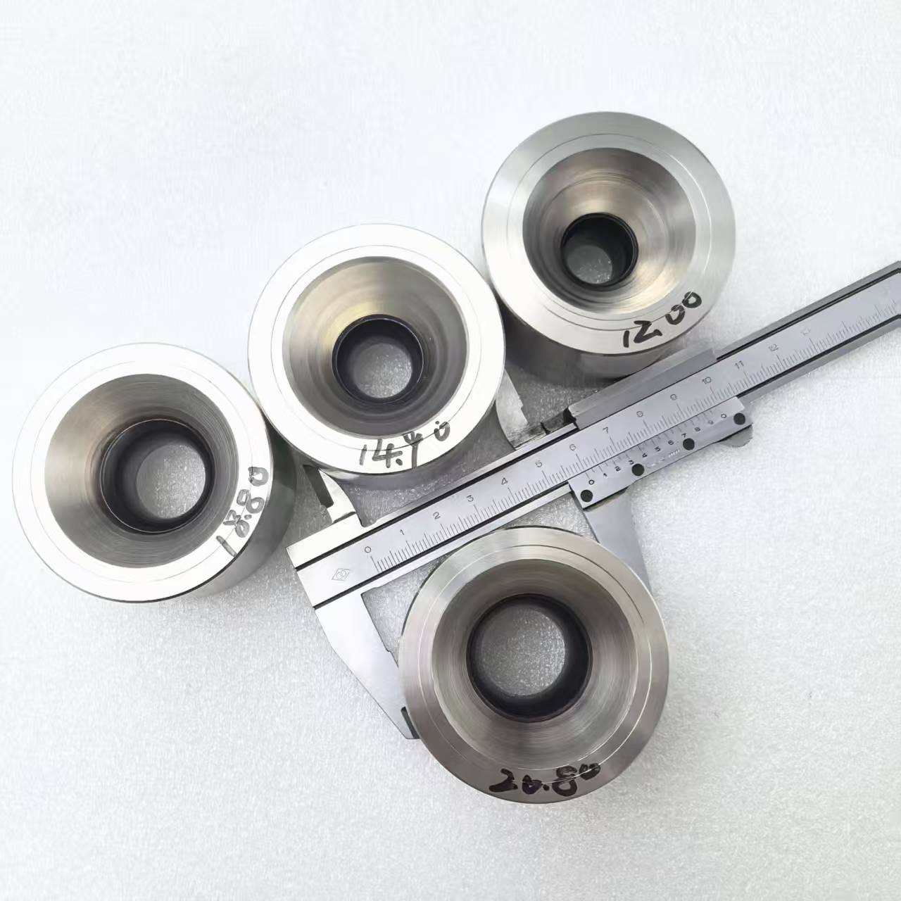 PCD wire drawing die