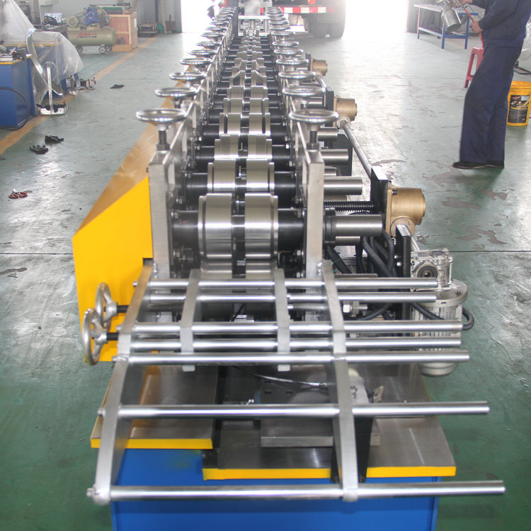 c u z channel steel rolling former