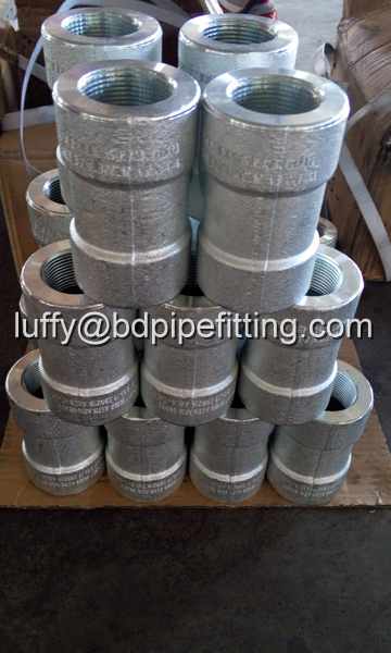 Galvanized pipe fitting (4)