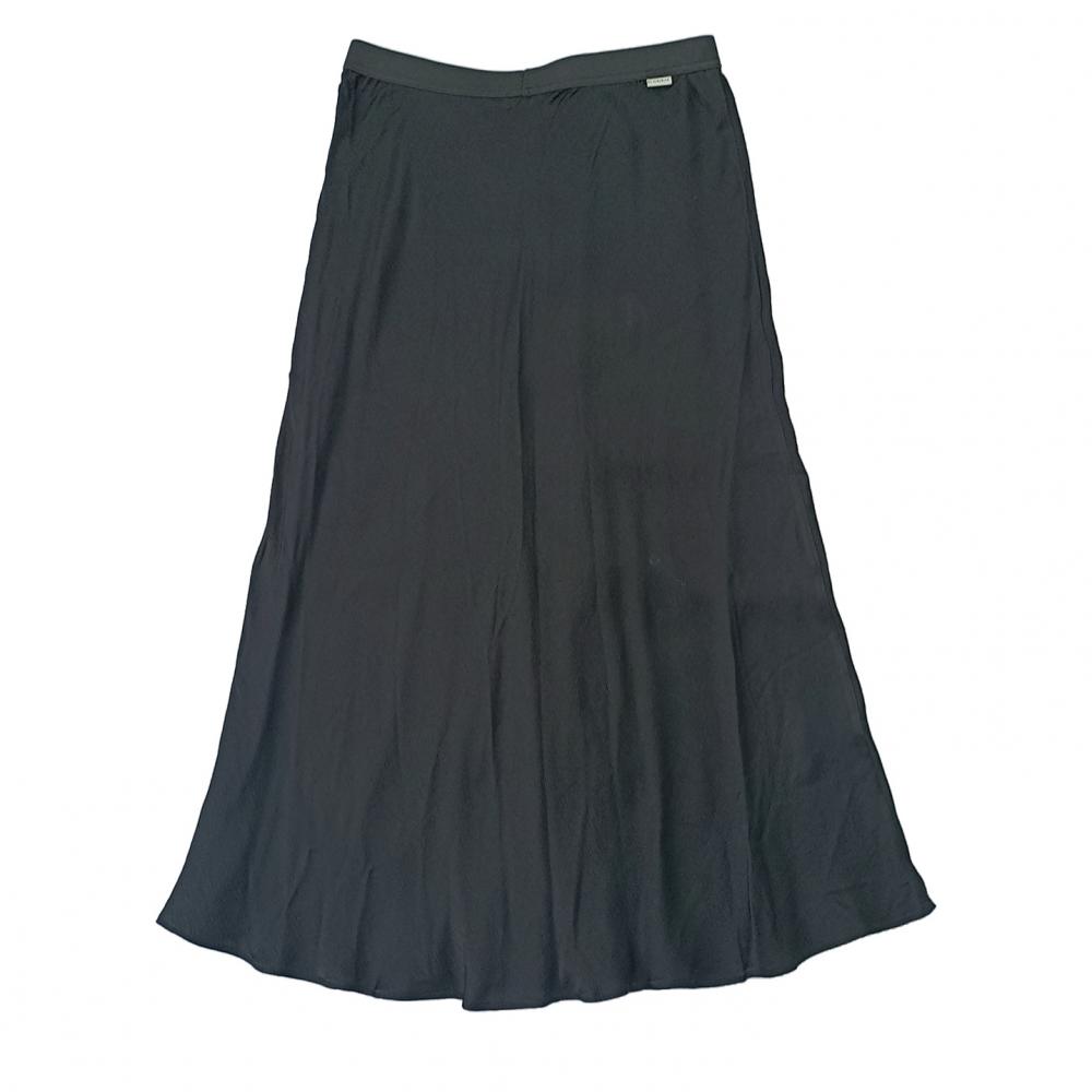 LADIES FLARED IN BLACK SKIRT