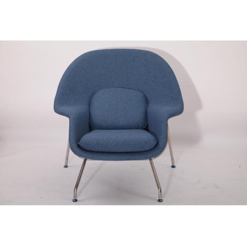 Klassisk replik av Eero Saarinen Womb Chair
