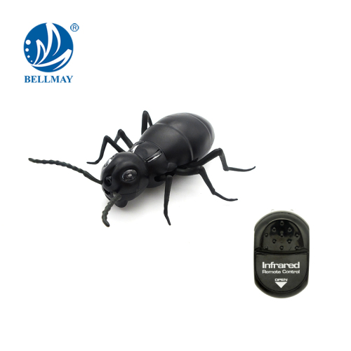 Kawalan jauh inframerah mainan semut plastik hitam
