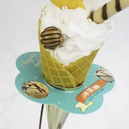Ice cream paper holder decorated with flowers