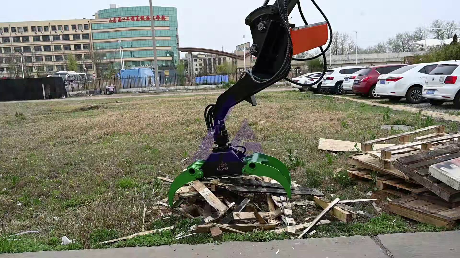 Clamshell Grapple for Industrial Waste Material Handling