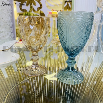 Elegant Carved Champagne Glasses: Competitive Prices for Weddings and Events