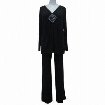 Viscose/Elastane Women's pajama with very soft handfeel, front yoke and fashion diamond/style