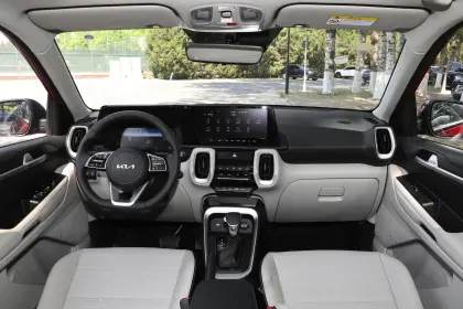 KIA SONET SMALL SUV CAR