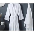 বিলাসবহুল সাদা সুতির লুপড বাথরোব