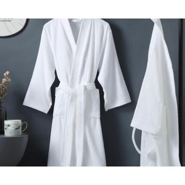 বিলাসবহুল সাদা সুতির লুপড বাথরোব