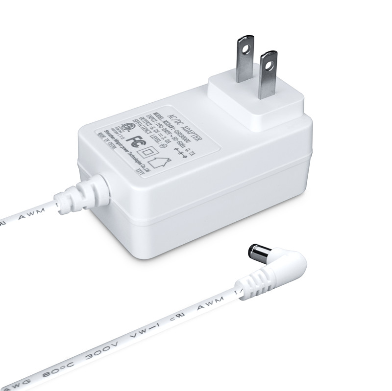 Adaptateur d'alimentation blanc AC à DC 12V 1.5A