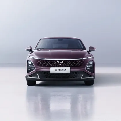 SAIC GM Wuling Starlight PHEV 1.5L 1100KM Range Cheap Wuling Hybrid Electric Sedan