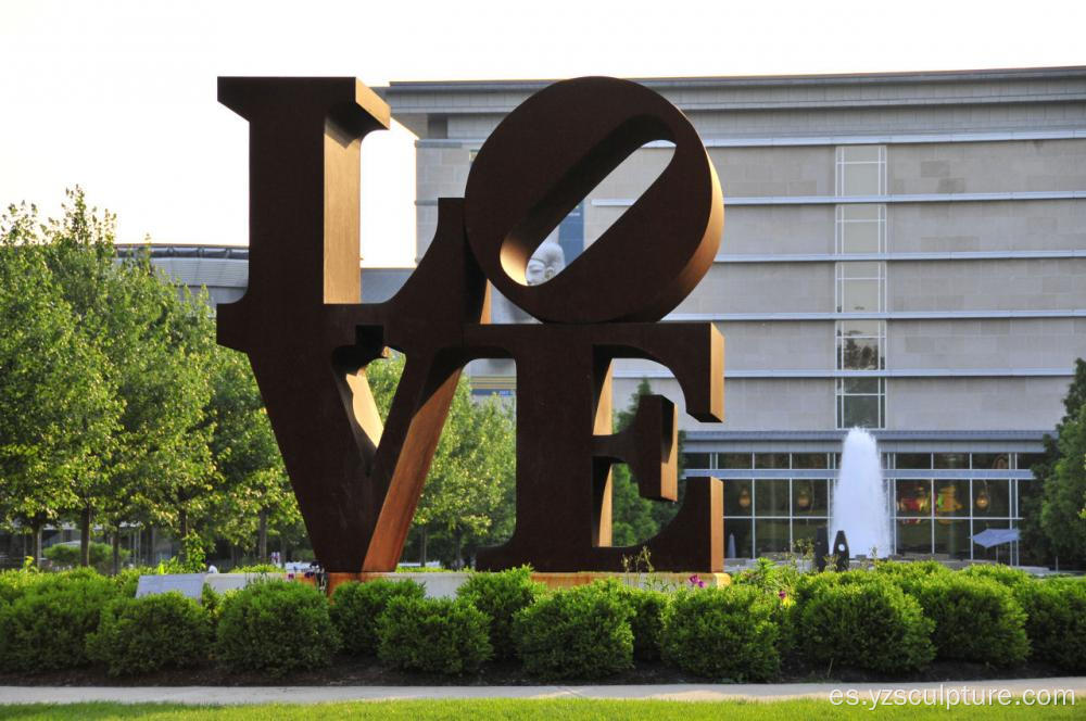 Escultura de amor abstractos de acero Corten de gran tamaño