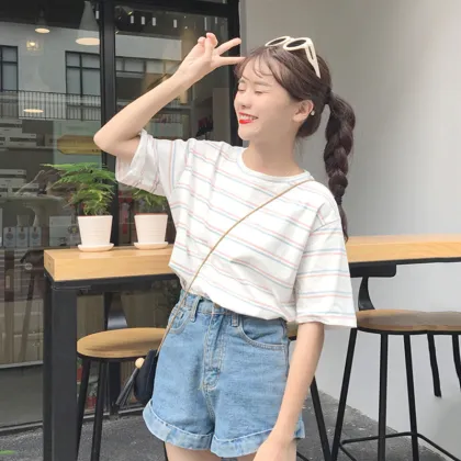 The 2019 new T-shirt  for girls