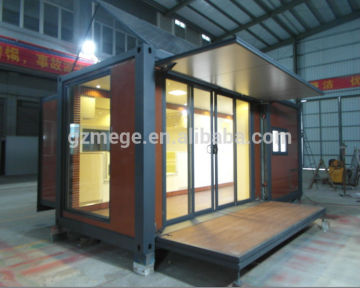 Container house with hydraulic system