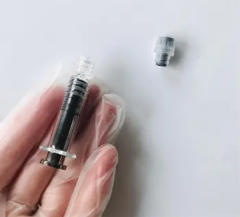 Luer sliding and leak-proof 1ml pre-filled oil syringe