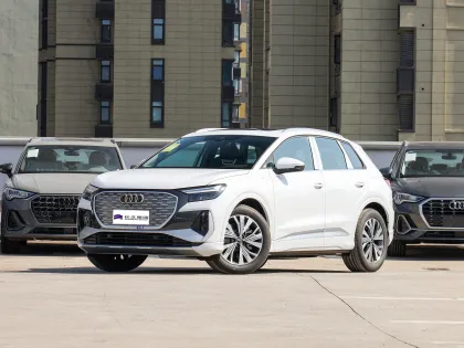 AudiQ4 e-tron Lexury Electric SUV Car