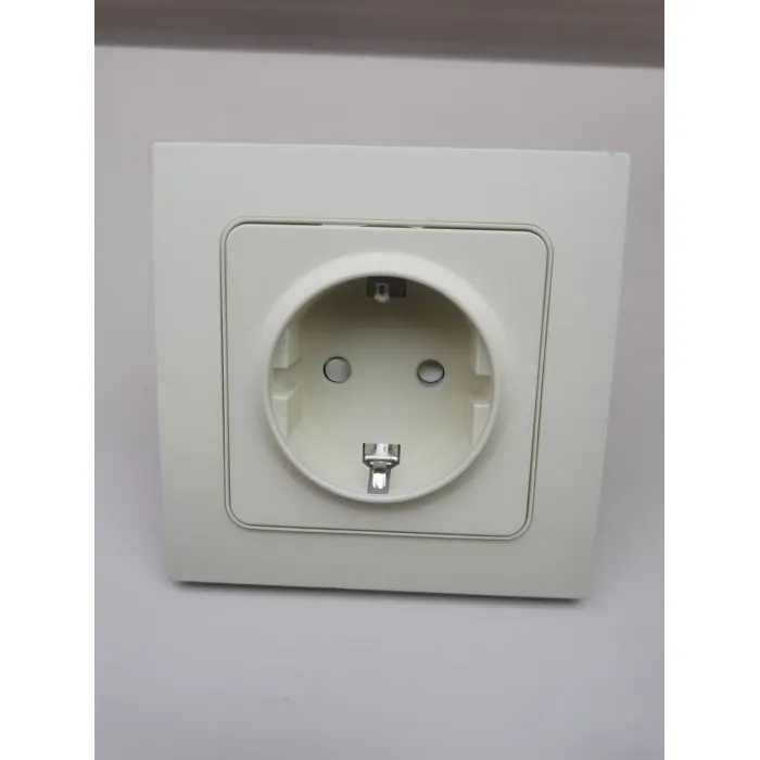 Белая розетка Elendax USB и типа C