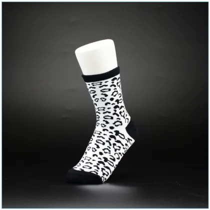 Custom cotton socks logo sport socks OEM
