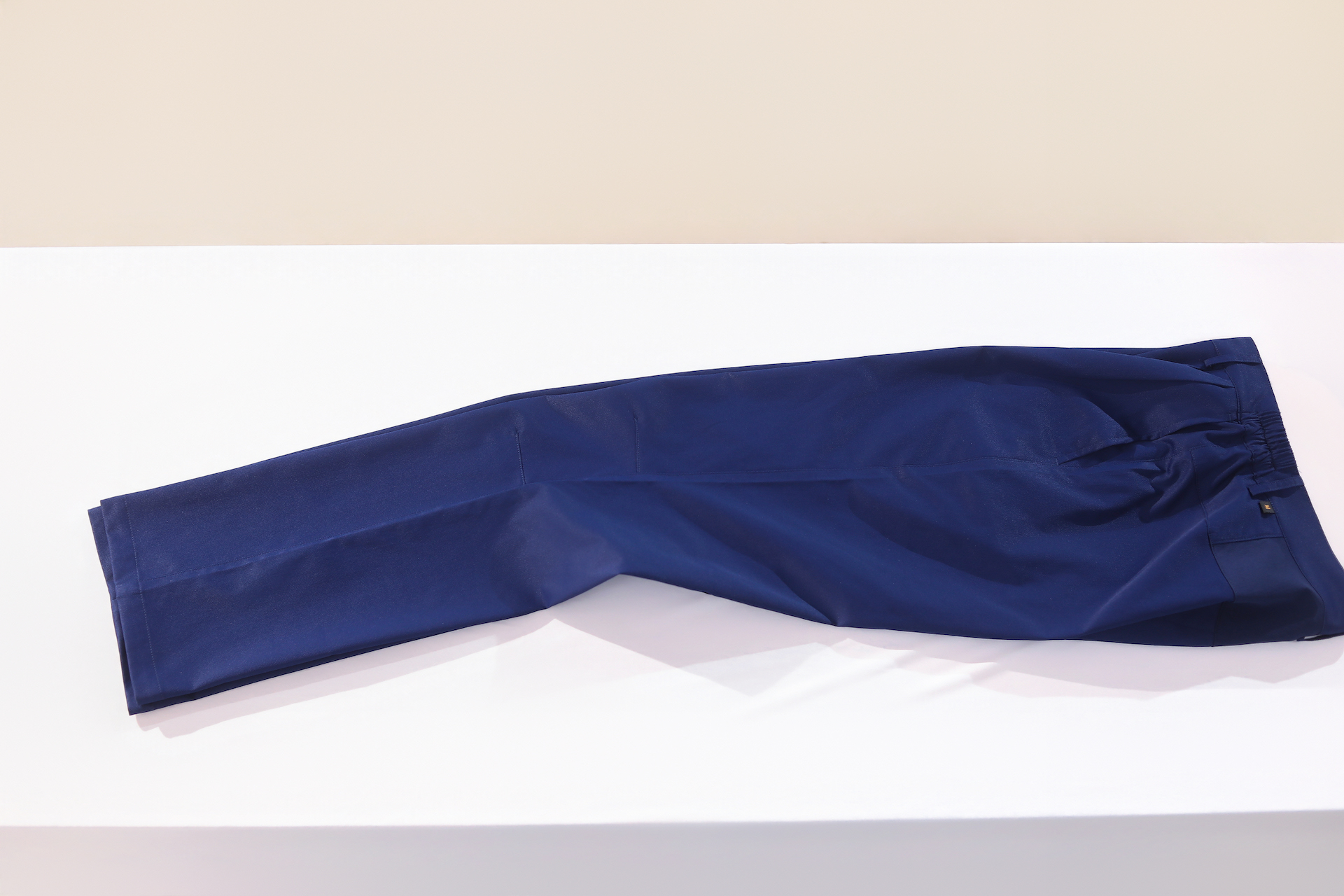 গ্রীষ্মে breathable কাজের পরিধান