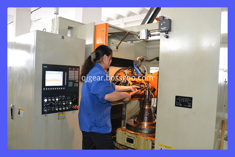 CNC HOBBING MACHINE(3)