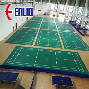 piso de la cancha de deportes de partido de bádminton