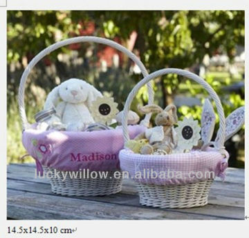 Chic Round wicker gift basket with handle and beautiful linner