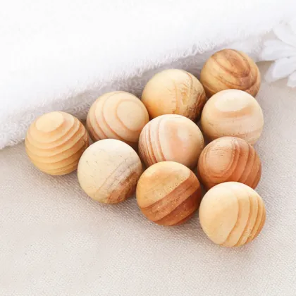 Wholesale Eco-friendly Fresh Moth Ball Pest Control: Red Cedar Wood Balls for Home Storage Organization