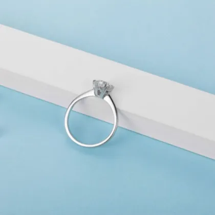 Elegant 925 Sterling Silver Moissanite Diamond Heart Ring