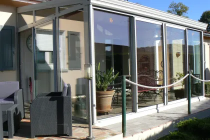 Guangzhou Lingyin construction materials glass greenhouse