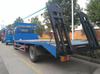 YUEJIN 4x2 flat bed truck