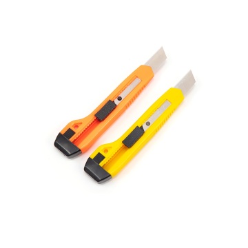 Low MOQ 18mm SK5 Blade Economy Plastic Utility Knife Cutter