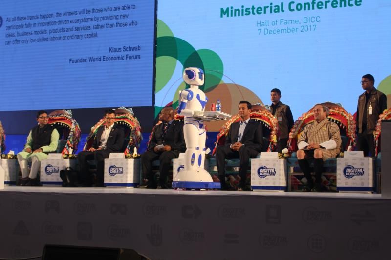 robot waiter