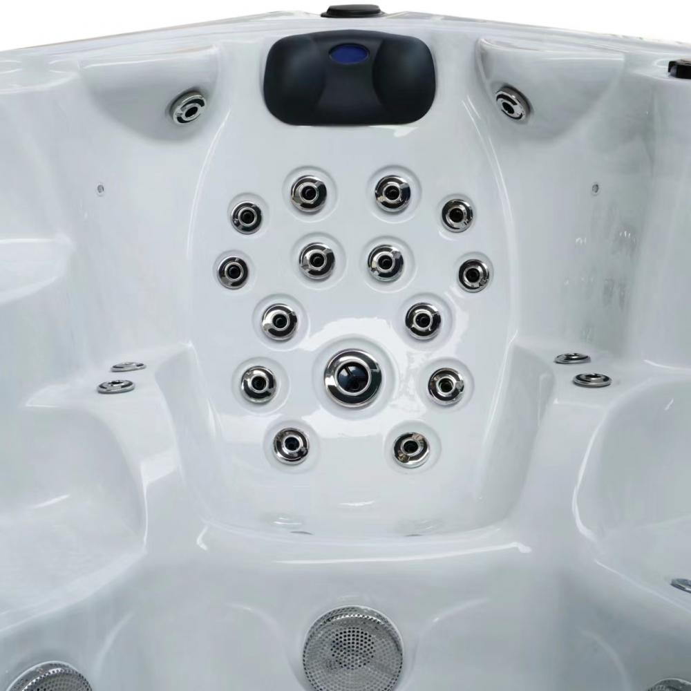 Luxury square hot tub for 5-6 person