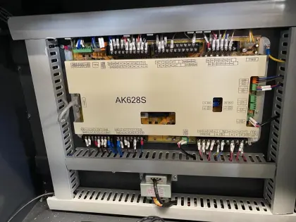 Screw Type Injection Molding Machine