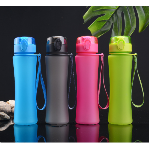 Plastic Bouncing Portable Sports Water Bottle with Handle