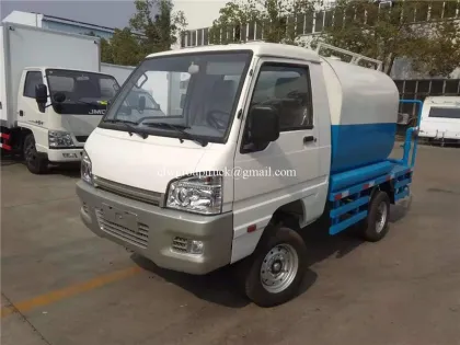 CLW 4x2 water spray sprinkles truck