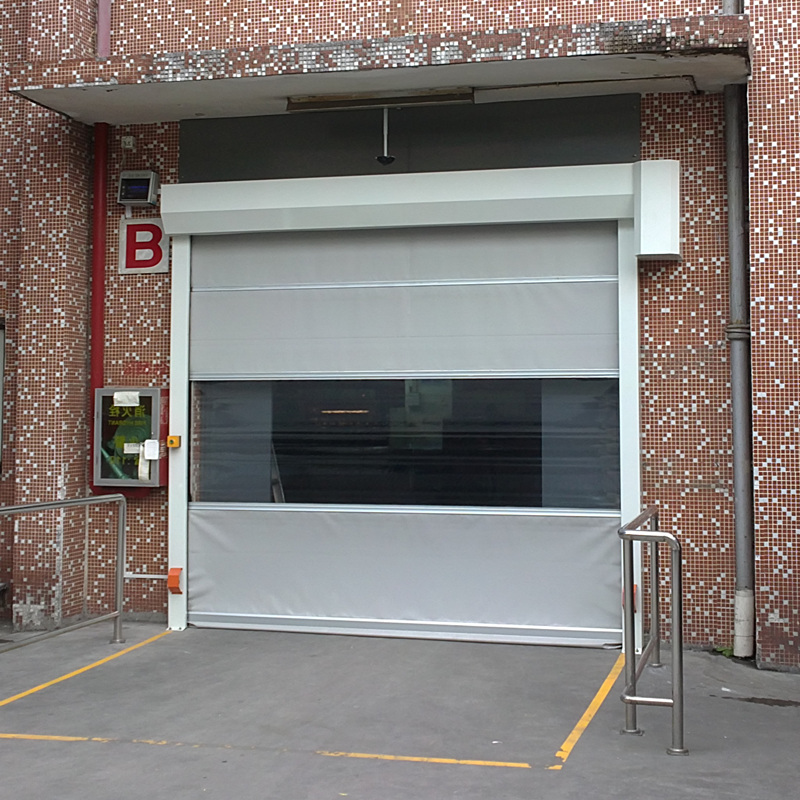 Flexible plastic fast rolling up door